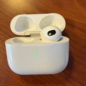 Apple AirPods 3rd Generation Right Ear with Charging Case